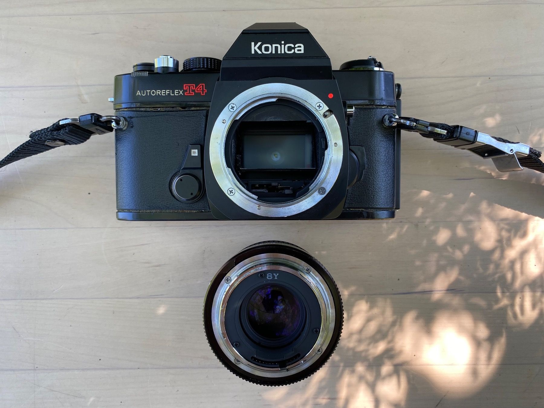 Konica Fotocamera: Konica Autoreflex T4 Kamera – Usato da Feldbach venduto da Fea1 9