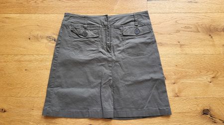 Jupe in Olive Grösse 38