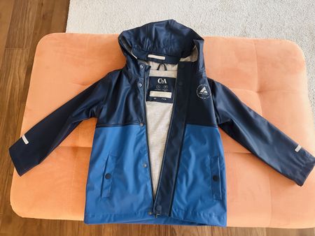 Regenjacke Gr. 122, wie neu!