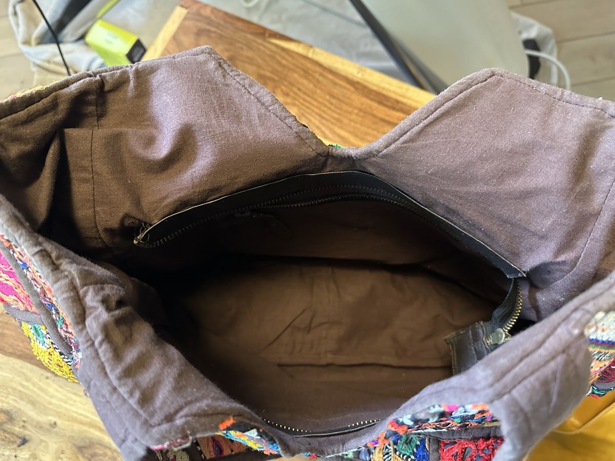 Taschen für Damen: Stofftasche Patchwork Design bunt mit Reissverschluss – Neu (gemäss Beschreibung) aus Wildberg von TradeMe 2