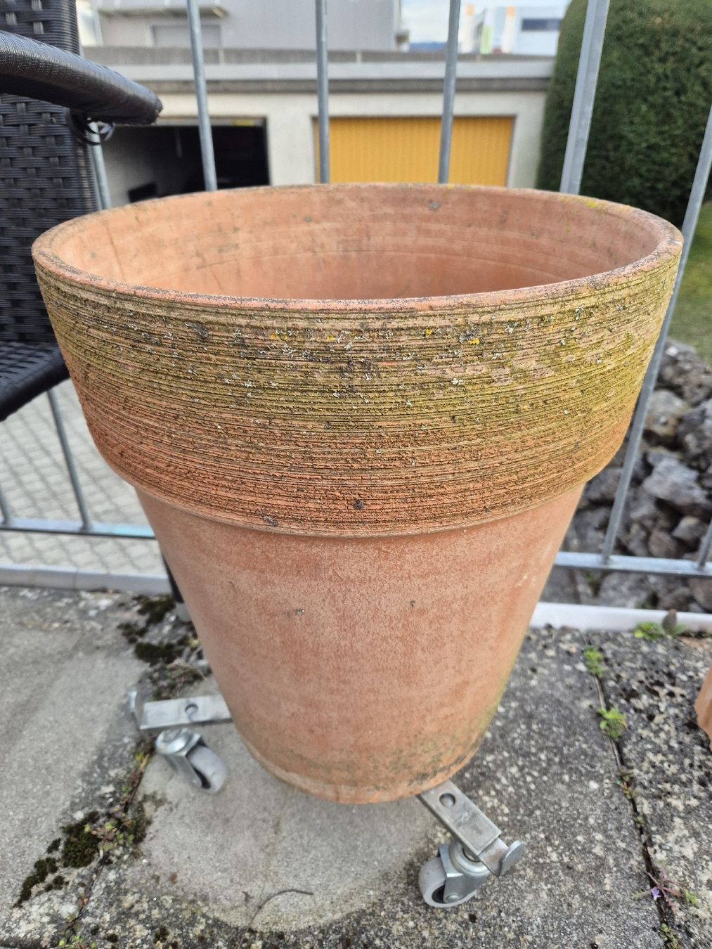 Vasi per fiori: Tontopf 44cm hoch, Durchmesser 39cm – Usato da Herzogenbuchsee venduto da herzchae