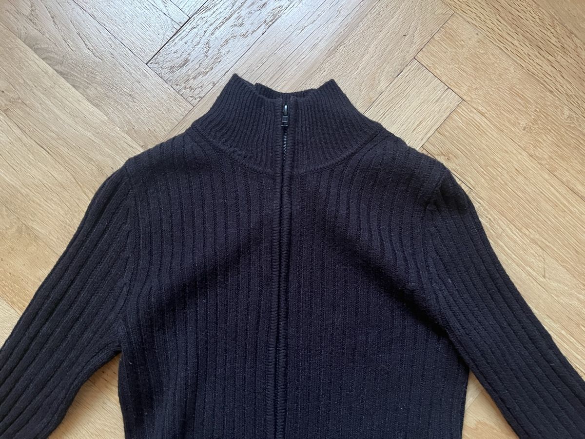 H&M Giacche: Schwarze Strickjacke – Usato da Bern venduto da aleebii 1