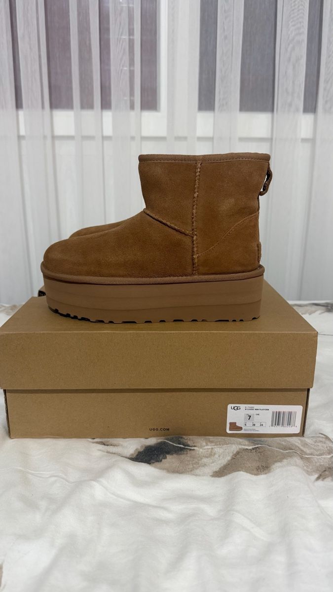 Ugg Chaussures femmes: UGG Classic Mini Platform Chestnut – Neuf avec emballage d'origine à Kägiswil par rg_007