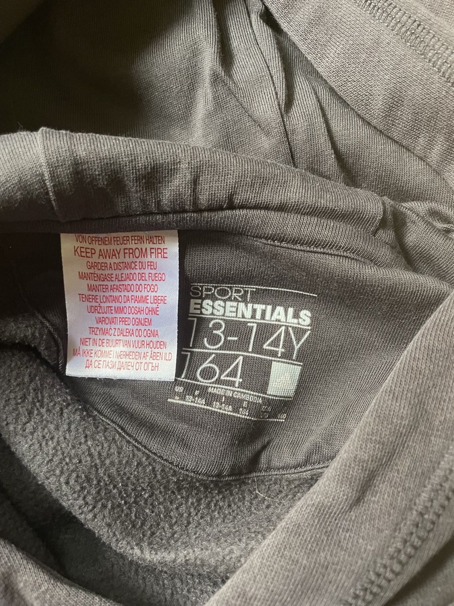 Adidas Maglioni & Felpe: Kapuzenpullover Adidas braun-rot, Grösse ca. S-M – Usato da Zürich venduto da Carlajimena 4