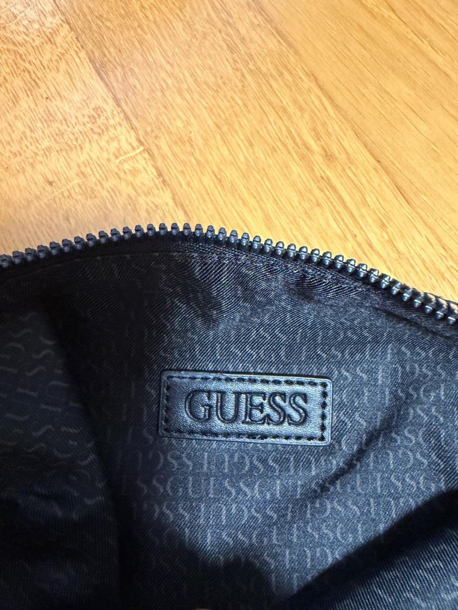 Guess Taschen für Damen: Gürteltasche Guess  – Neu (gemäss Beschreibung) aus Möhlin von romano19 2