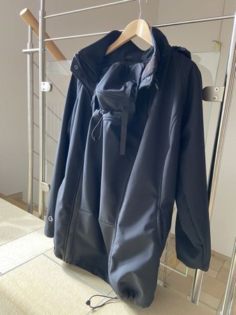 Mamalila Softshell Tragejacke schwarz S