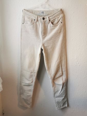 Beige Hose (Mom) von Urban Outfitters - Grösse 32/24
