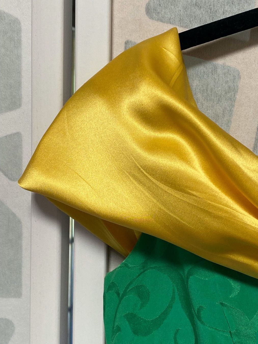 Kleider: Belle robe verte en soie. S – Neu (gemäss Beschreibung) aus Grund b. Gstaad von PlageNeige 2