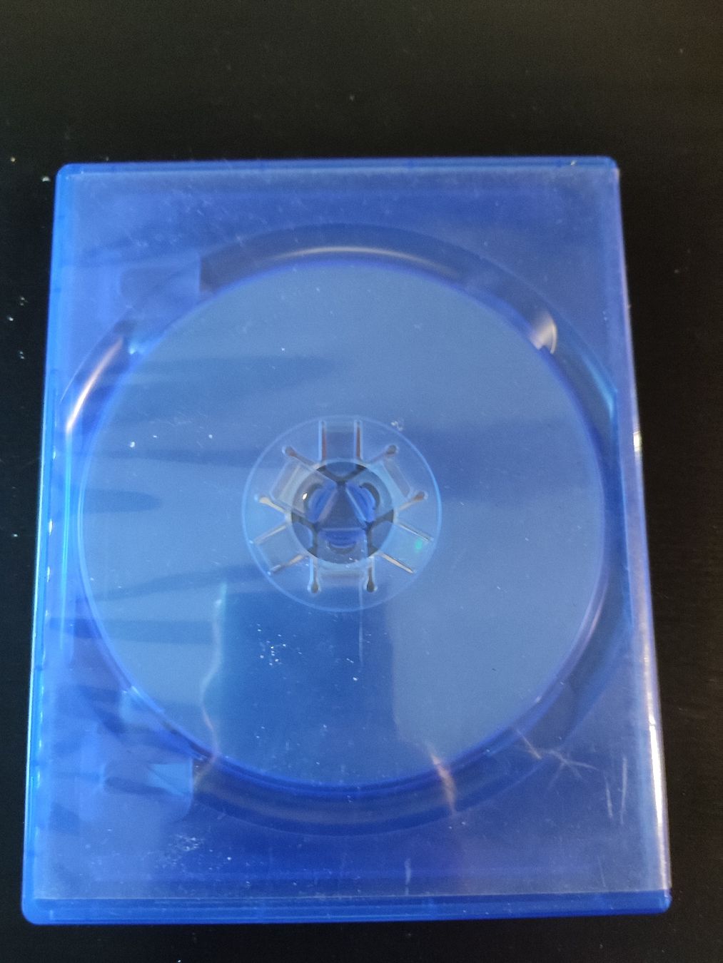 Sony Giochi: FIFA 17 Playstation 4 PS4 Game Disc – Usato da Martigny venduto da Errika 1