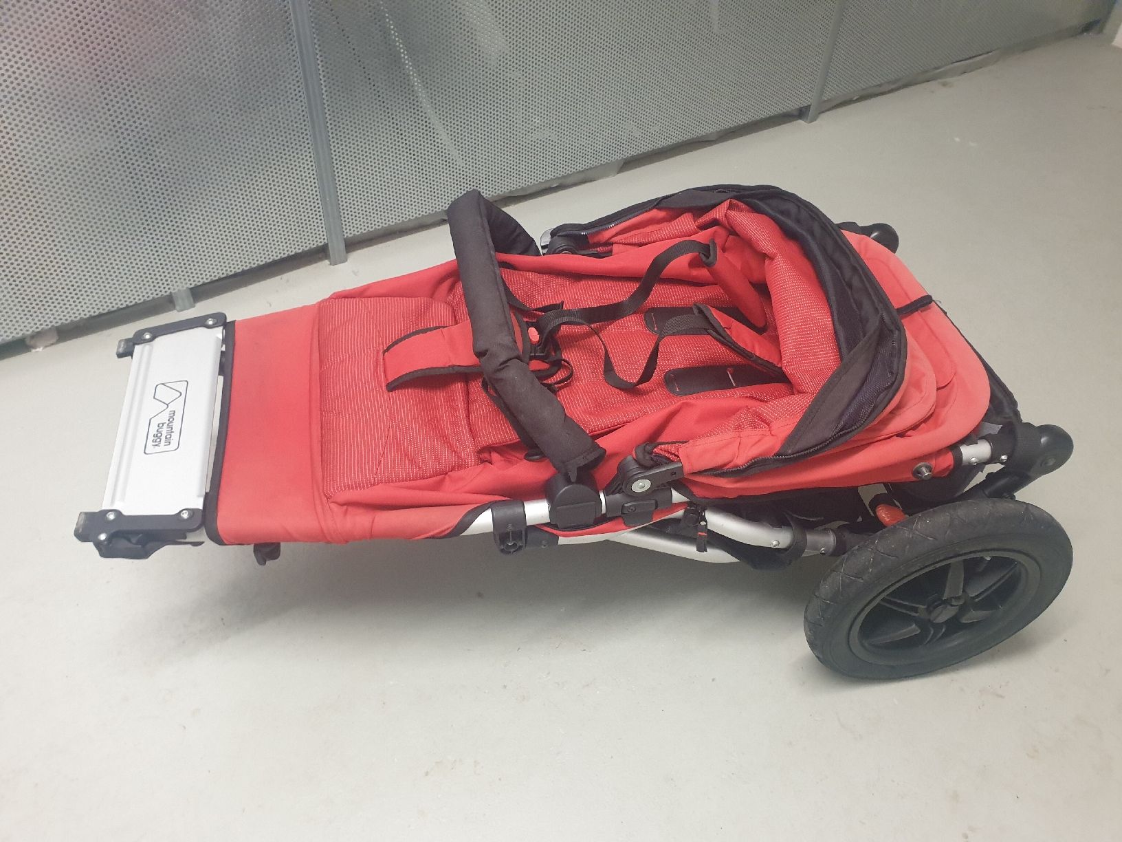 Kinderwagen 18-48 Monate Offroad tauglich Mountainbuggy (Gebraucht) in  Pfffikon ZH fr CHF 75  nur Abholung auf Ricardo kaufen