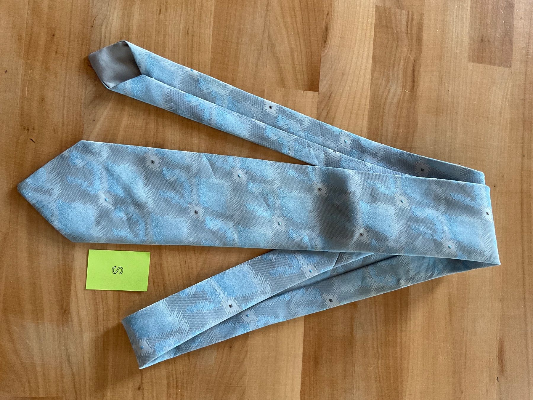 Krawatten: Krawatte (hellblau) – Gebraucht aus Rümlang von resale35