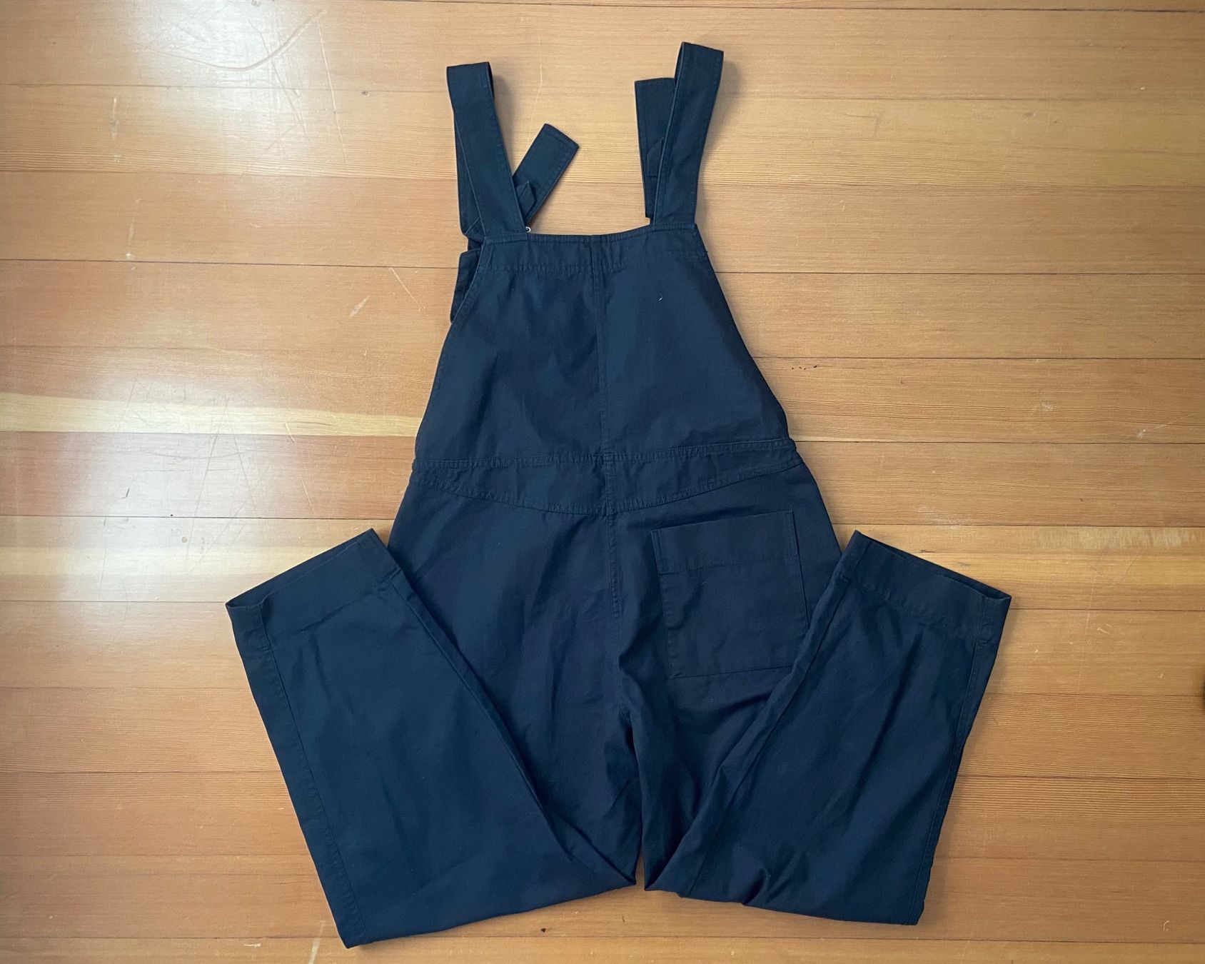Pantalons: COS Latzhose dunkelblau – Neuf (Voir description) à Niederrohrdorf par Lou_9hq6 2