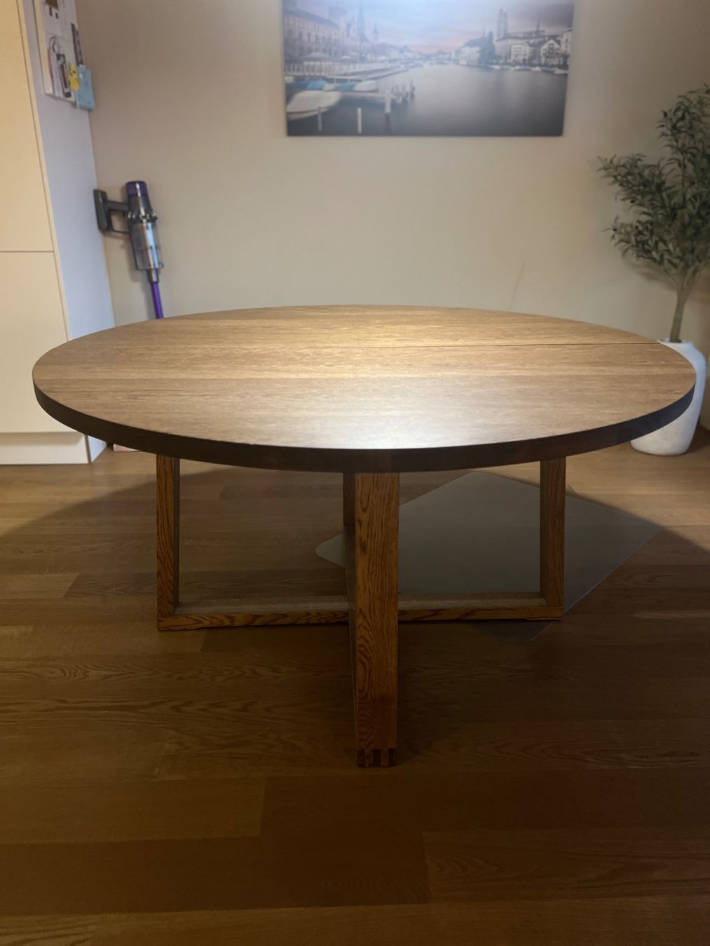 Runder Esstisch aus Holz gebraucht in top zustand (Gebraucht) in Schlieren für CHF 500 – nur Abholung auf Ricardo kaufen