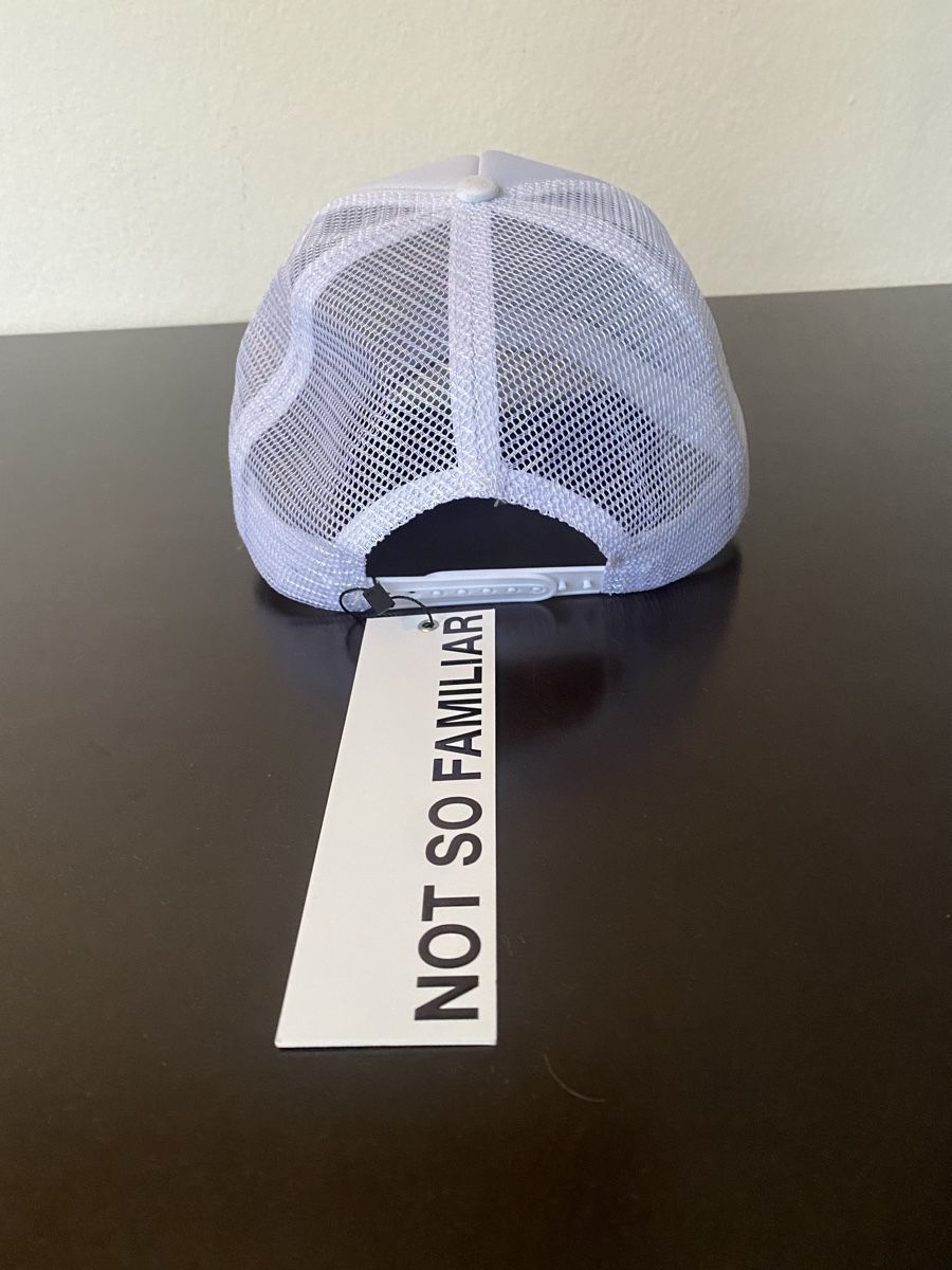Copricapi, berretti & cappellini: NOT SO FAMILIAR CAP – Nuovo e nell'imballaggio originale da Biel/Bienne venduto da Sommer_17 3