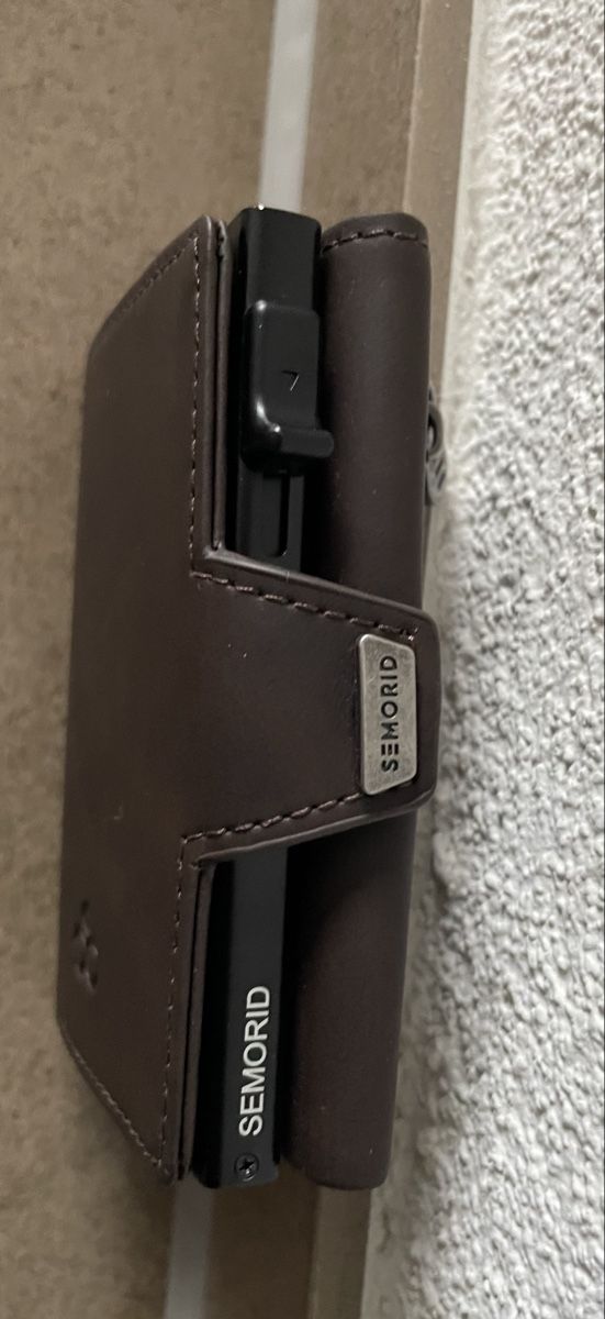 Altro in  Abbigliamento & Accessori: Kartenetui mit RFID Schutz,  neu, braun – Nuovo e nell'imballaggio originale da Bronschhofen venduto da Sommernacht03 3