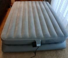 Super bequemes grosses Aerobed - Luftbett mit Pumpe