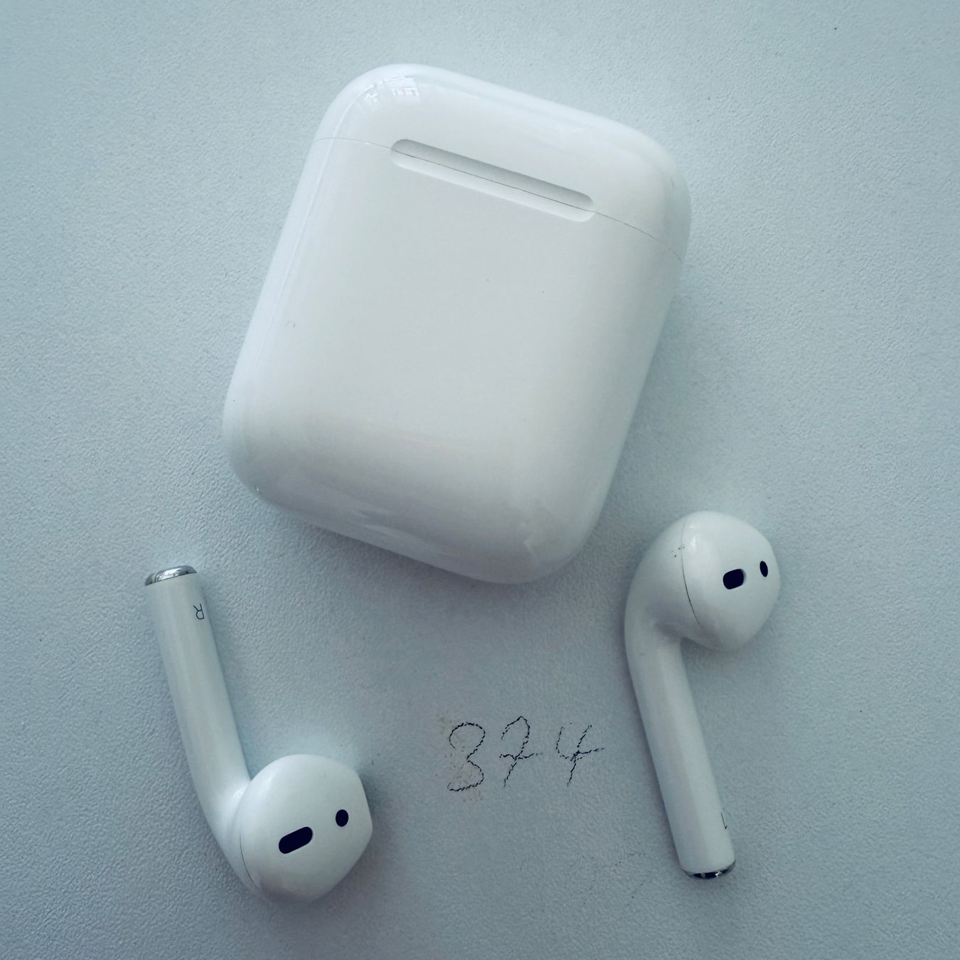 Apple Kopfhörer: Original Apple AirPods 2 Gen. Wireless Kopfhörer & Case – Gebraucht aus Basel von MY.AIRPODS.SHOP 4