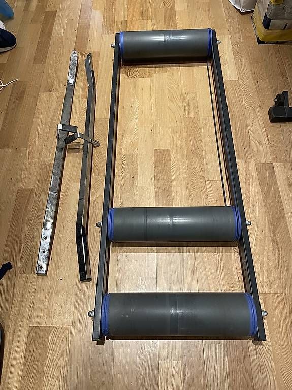 Hometrainer: Rollentrainer inkl. Haltegestell – Usato da Basel venduto da schierzj