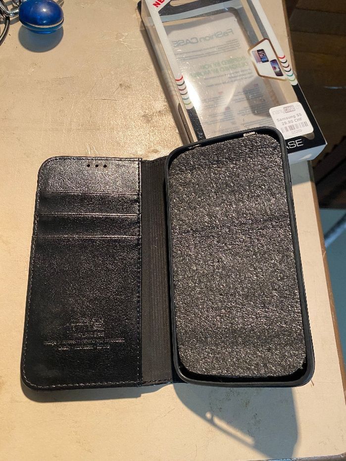 Samsung Cover & Protezioni schermo: Etui für Samsung S 5 – Nuovo e nell'imballaggio originale da Niederhasli venduto da lanzanese 2