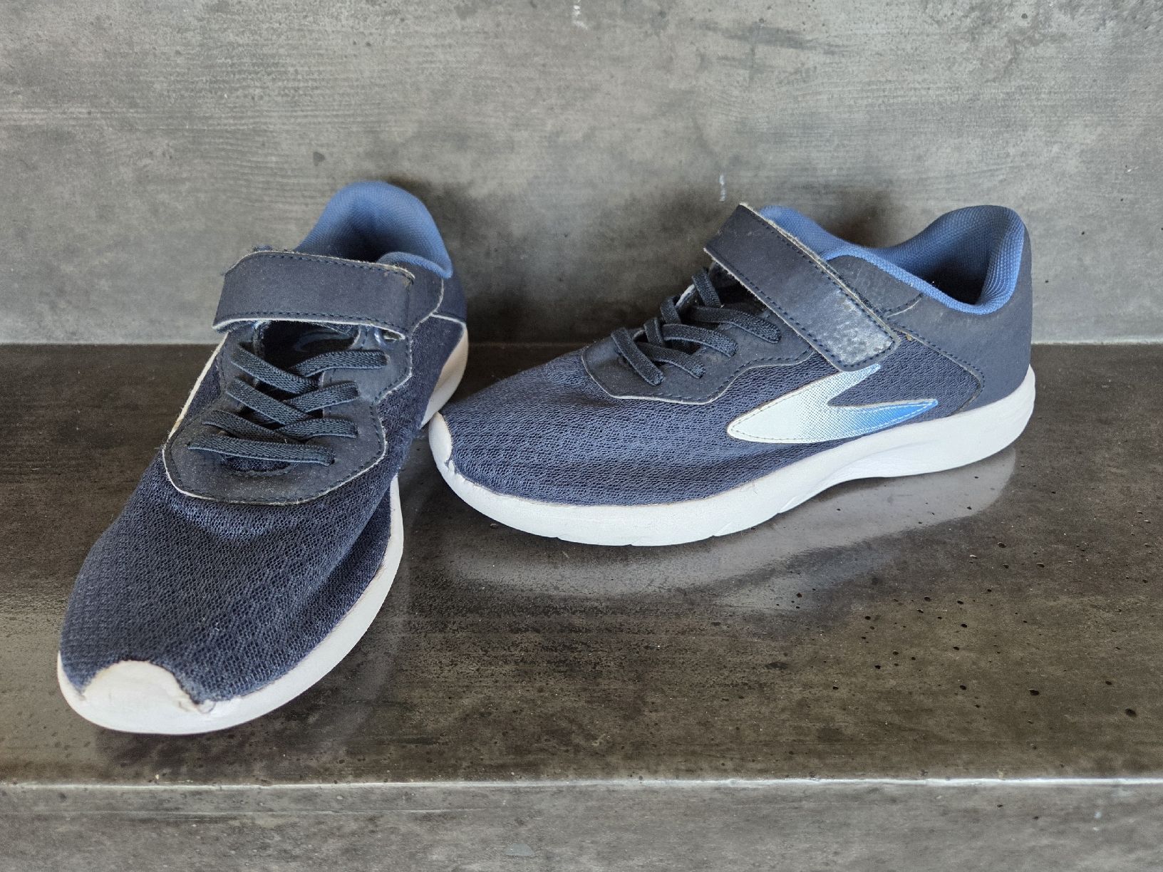 Scarpe da uomo: Vty Hallenturnschuhe Gr. 37 – Usato da Villars-sur-Glâne venduto da richardette