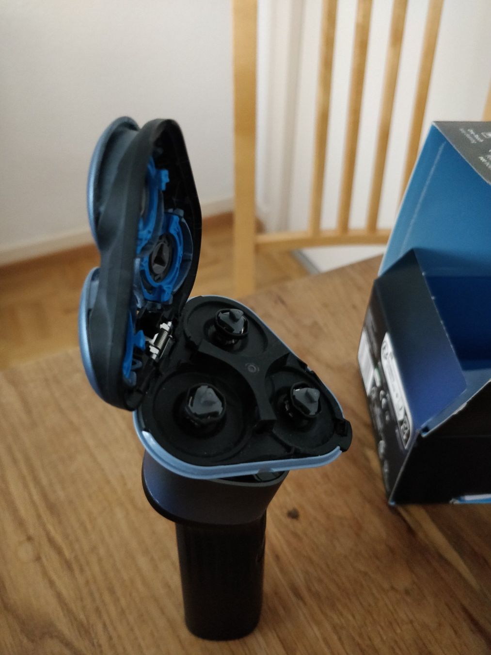 Philips Rasoi & Lamette da barba: Rasoir électrique Philips 5000X – Usato da Genève venduto da Dav_ 4