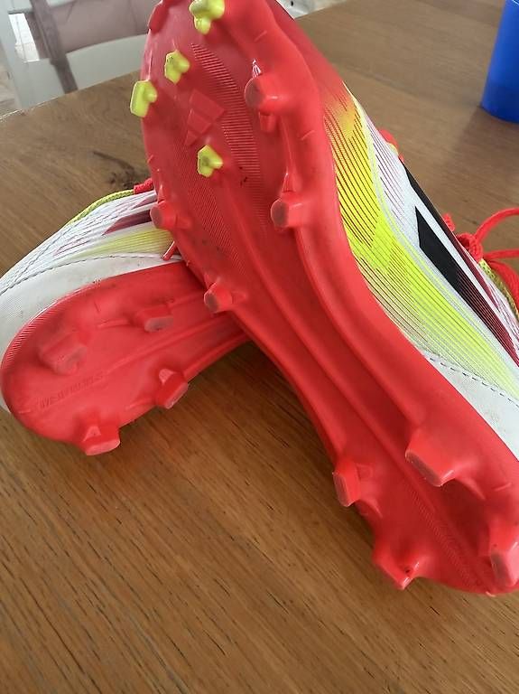 Scarpe da uomo: Fussball Schuhe Adidas F50 – Usato da Gwatt (Thun) venduto da theo360 2
