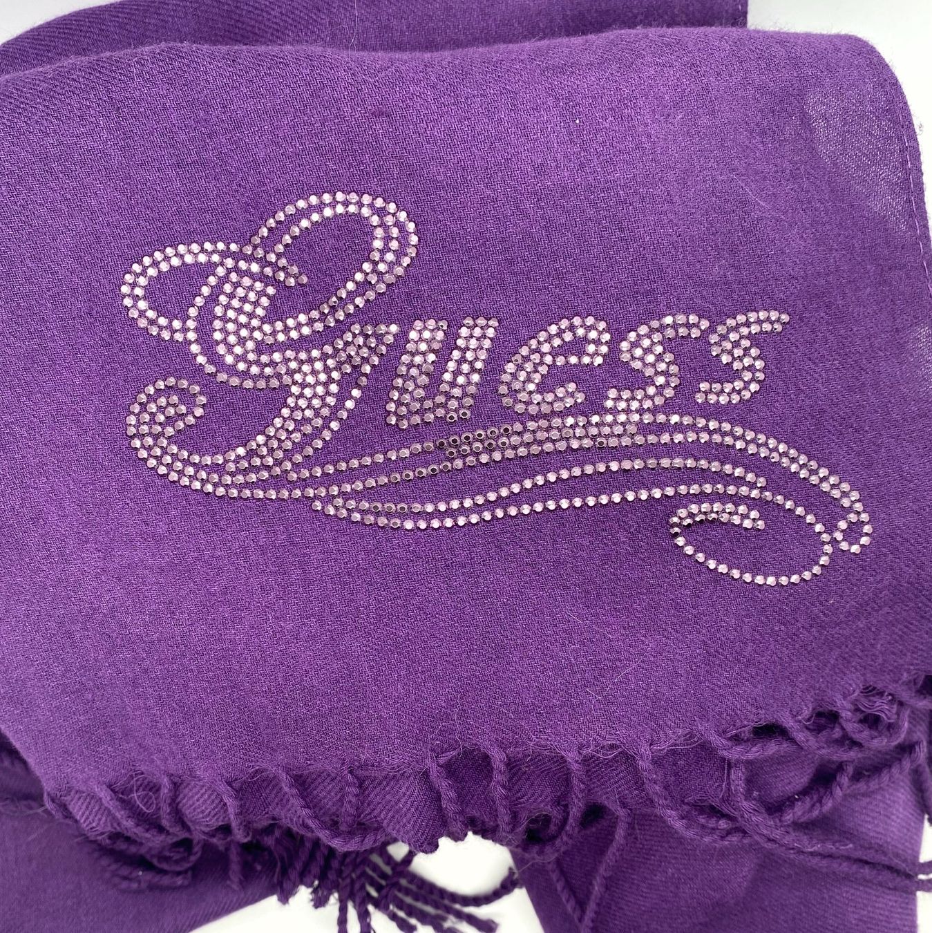 Guess Foulard & Sciarpe: Guess Schal, lila, mit Strass – Usato da Ronco sopra Ascona venduto da liz_dbg6