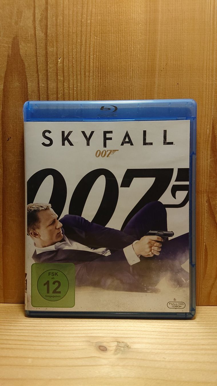 Tutti i DVDs: 007 JAMES BOND Skyfall mit Daniel Craig – Usato da Wilderswil venduto da Exebub
