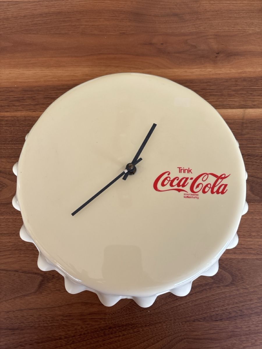 Orologi da terra & Orologi da parete: Coca-Cola Wanduhr Quarz  – Usato da Müllheim Dorf venduto da MaximilianMichel