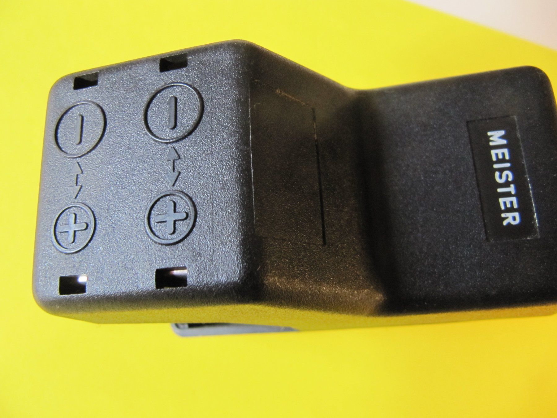 Akkus & Batterien: Batteriladestecker NICd und  NI.MH/Ni-Cd – Gebraucht aus Basel von Kuba2 3