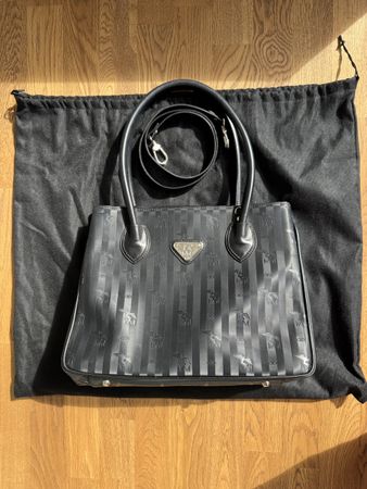 Maison Mollerus Handtasche schwarz wie neu mitSchulterriemen