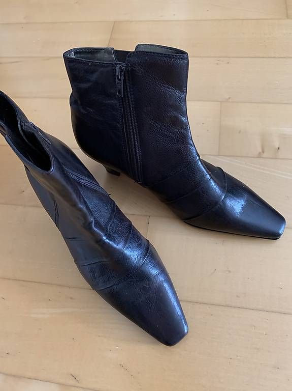 Scarpe da donna: Stiefelette Leder Gr. 39 – Usato da Herzogenbuchsee venduto da _Elegance_ 1