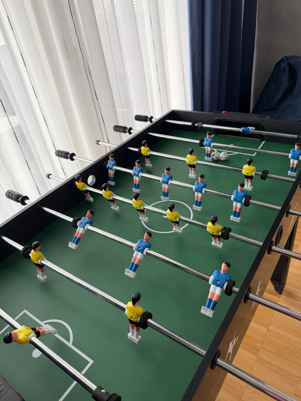 Spiele: Izzy 4-in-1 Multikicker Kickertisch 28kg – Gebraucht aus Wallisellen von Alfredt 3
