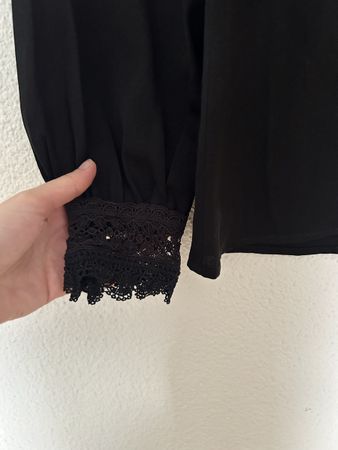 Blouse Le Petite Etoile noire détails dentelle taille 1