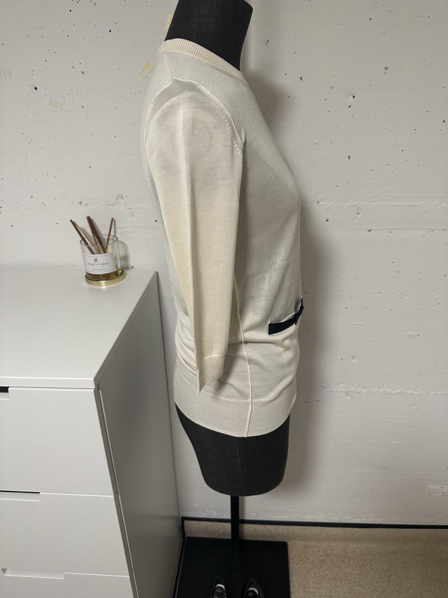 Dolce & Gabbana Top: D&G Pullover beige Seide Schleifen Details Grösse S – Nuovo (secondo la descrizione) da Sarnen venduto da vik_jw5z 3