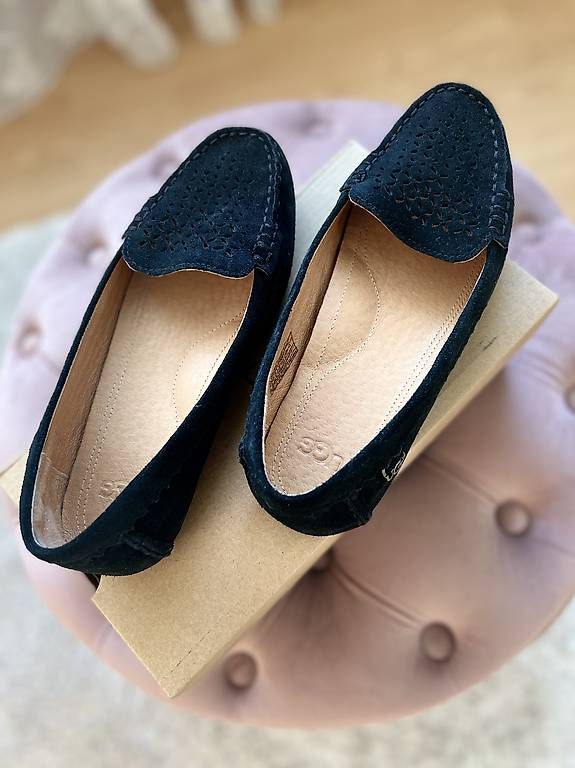 Damenschuhe: UGGs Mokassins, Grösse 37 – Gebraucht aus Basel von tam_lw7z