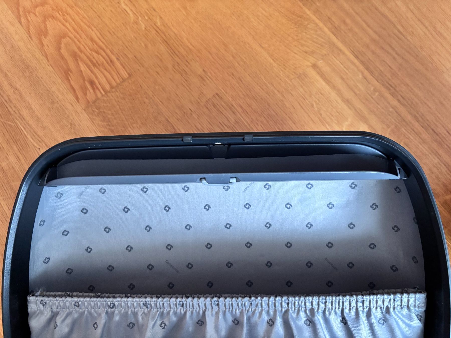 Samsonite Valigie: Beauty Case Samsonite schwarz – Usato da Pfäffikon ZH venduto da Luciernaga 8