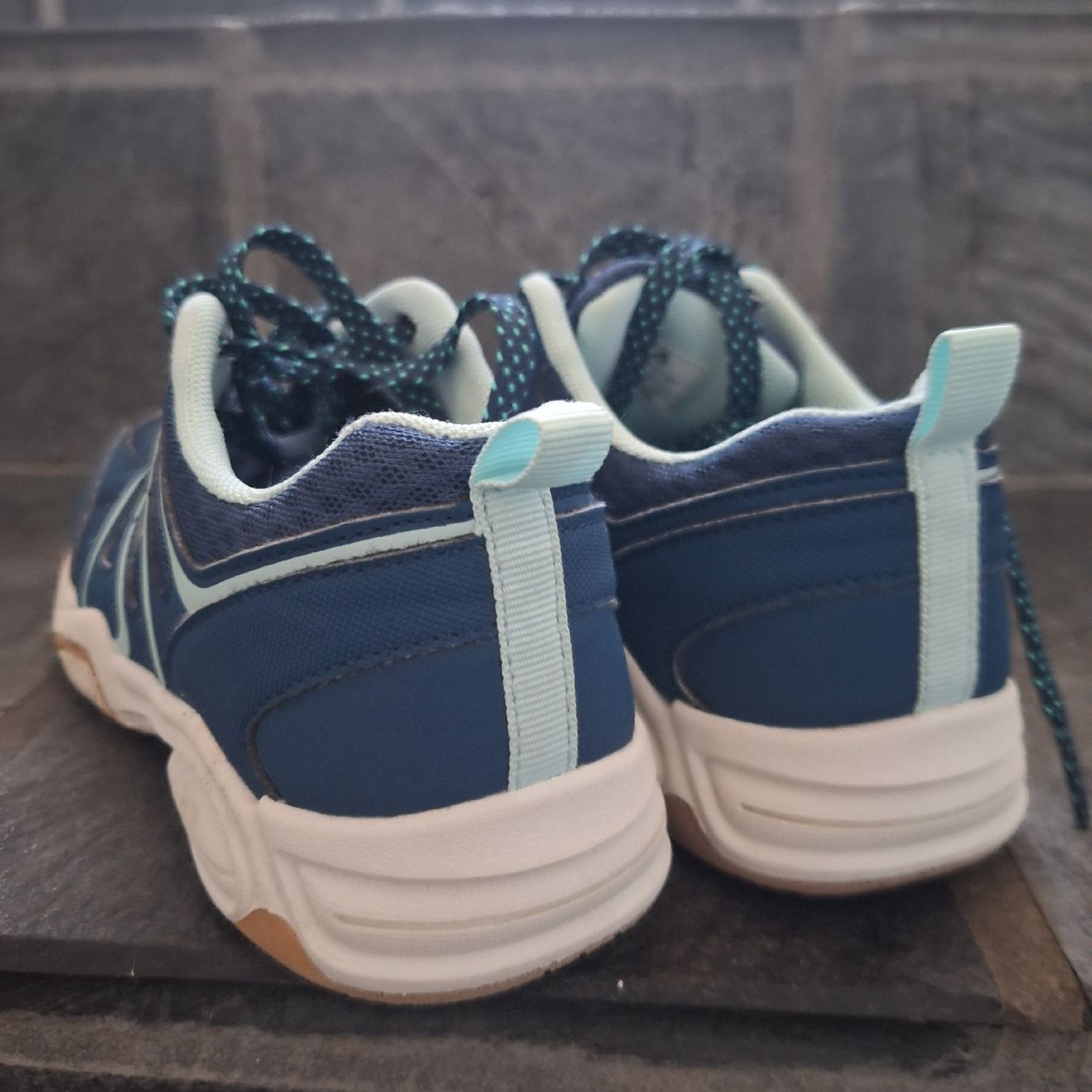 Fila Scarpe per ragazze: Fila Hallenschuh Grösse 35 – Usato da Schübelbach venduto da rab02