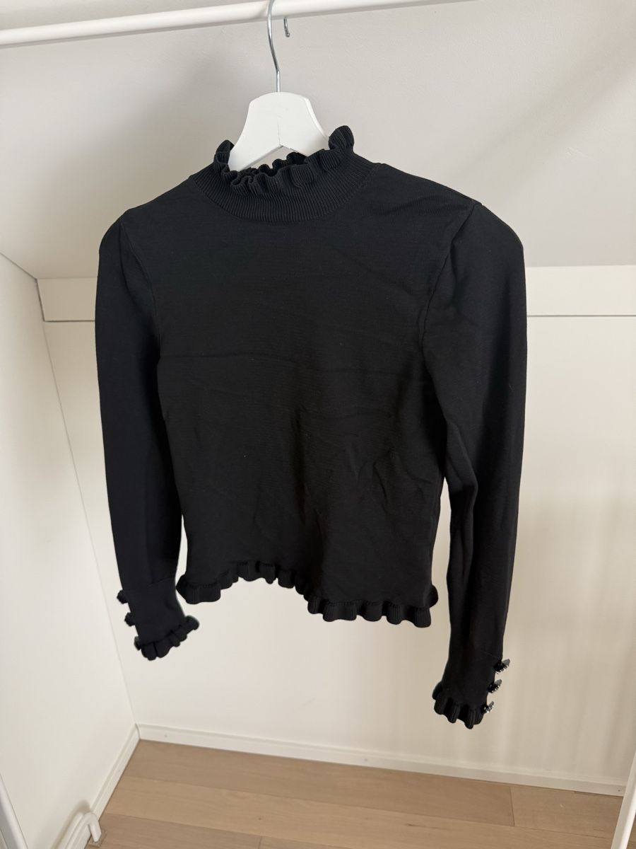 Maglioni & Felpe: Schicker, schwarzer Damen Rollkragenpullover mit Rüschen – Nuovo (secondo la descrizione) da Weisslingen venduto da Oppa80