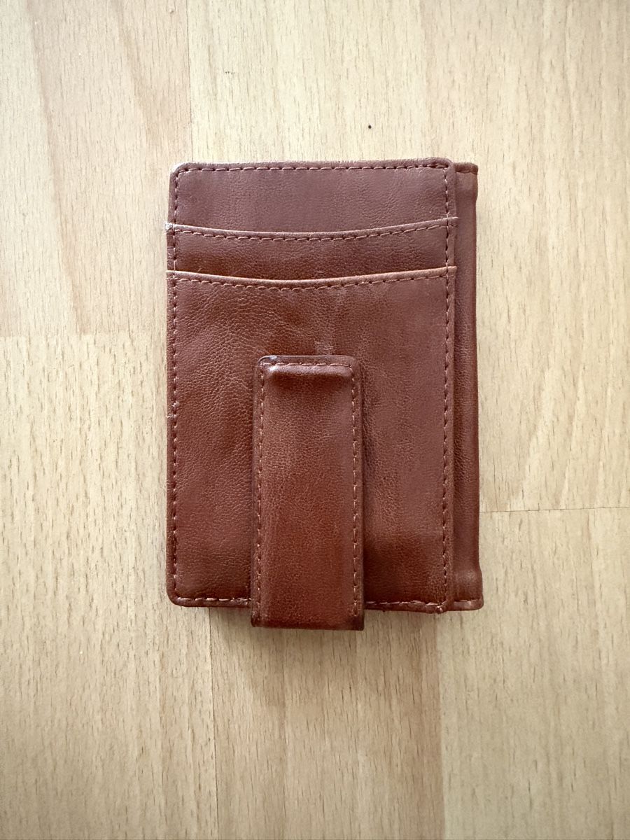 Autres pour enfant & bébé: Brown Wallet Bifold ID Window Good Condition – Neuf (Voir description) à Zürich par Wick.j 1