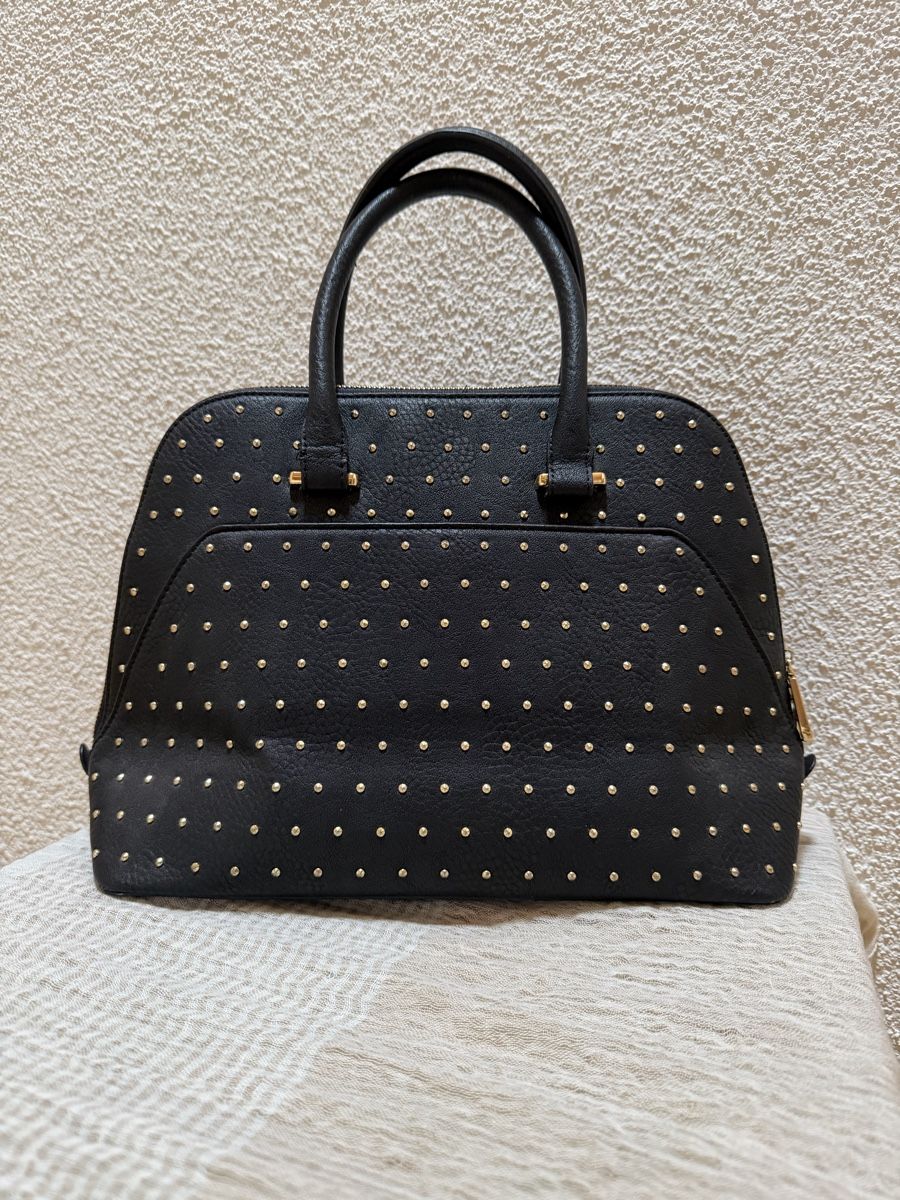 Borse da donna: Stylish Black Handbag with Gold Studs – Nuovo (secondo la descrizione) da Rebstein venduto da lot_k6yk 1