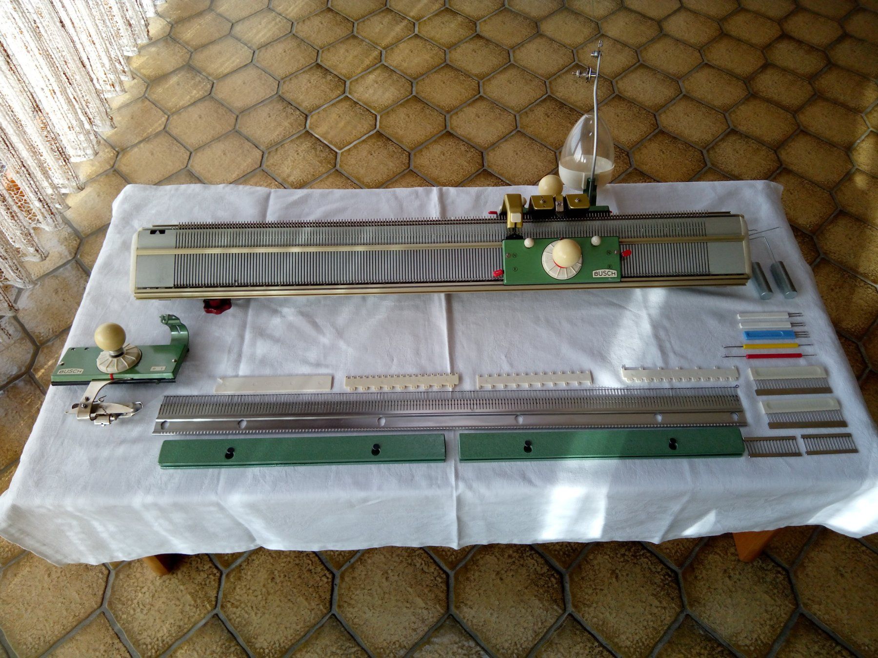 Busch Tutte le macchine: BUSCH Doppelbett-Strickmaschine – Usato da Pratteln venduto da Zund-88-Funken