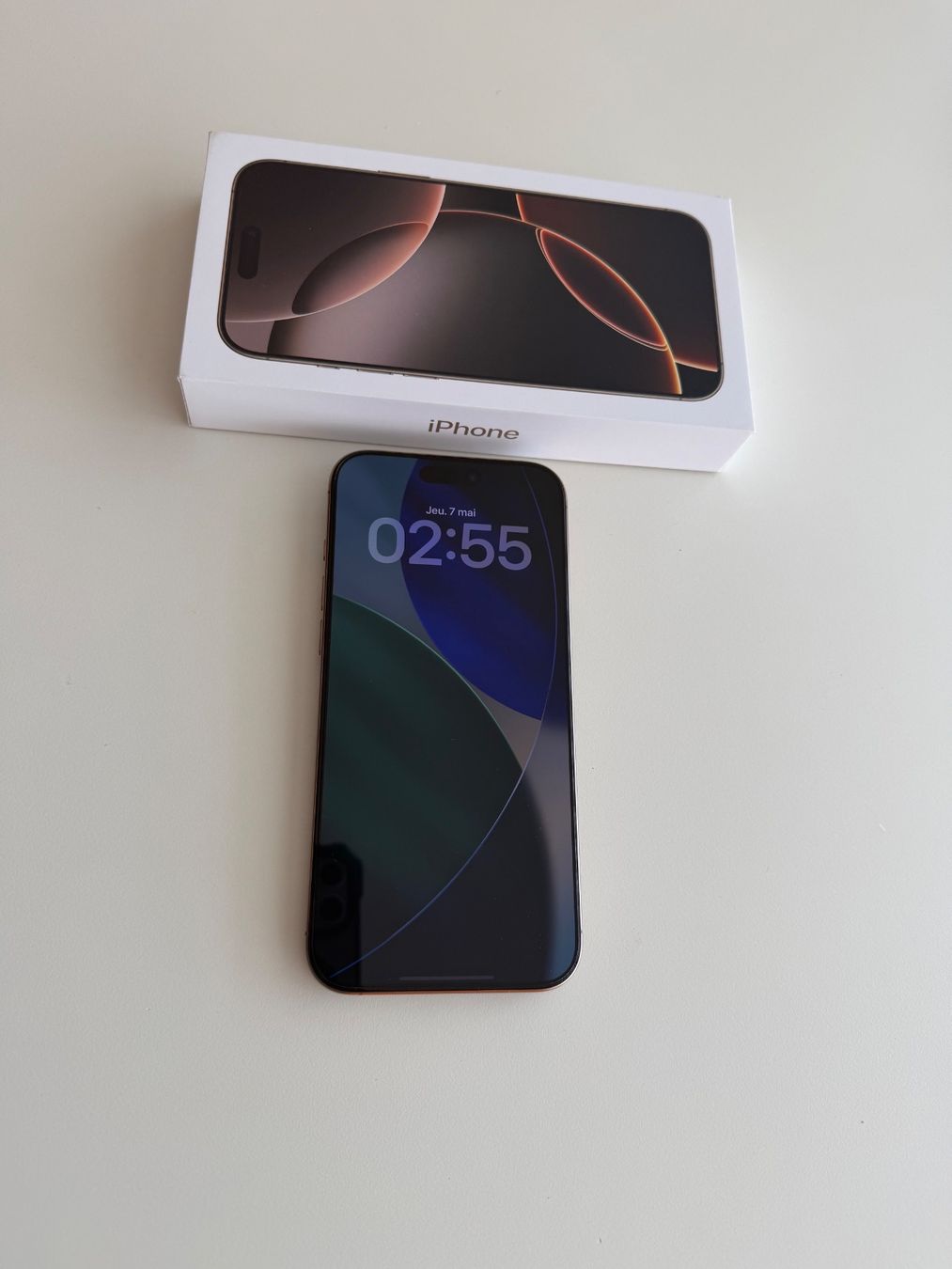 Apple Telefoni cellulari / Smartphones: iPhone 16 Pro Max, Desert Titanium, 256GB – Usato da St-Gingolph venduto da GoldenKeys 1