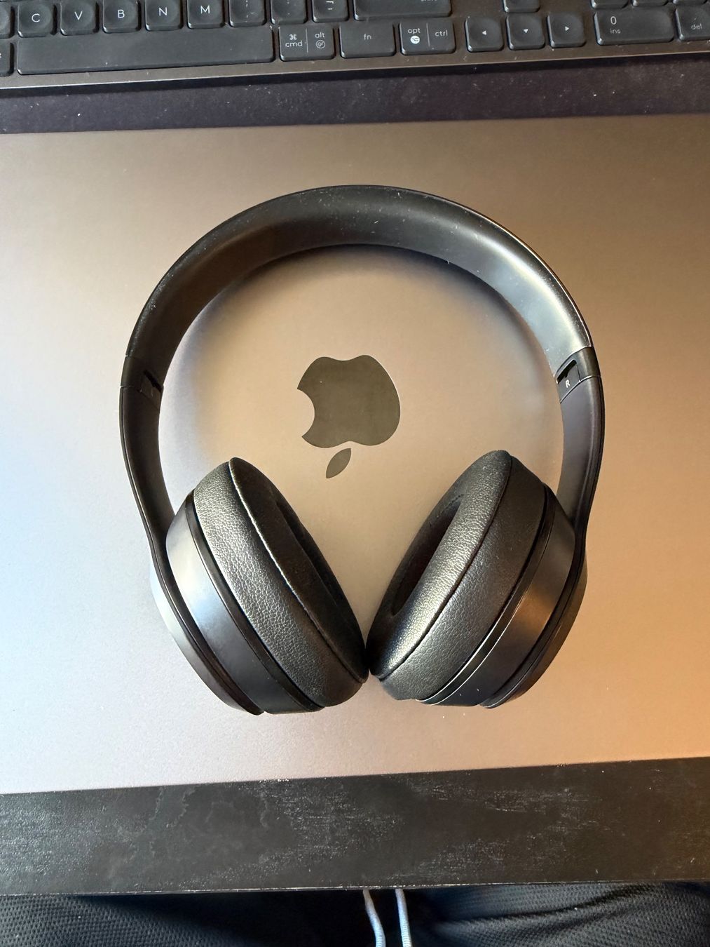 Beats Kopfhörer: Beats Solo3 Wireless Kopfhörer inkl. Case – Neu (gemäss Beschreibung) aus Zürich von Fuentes 7