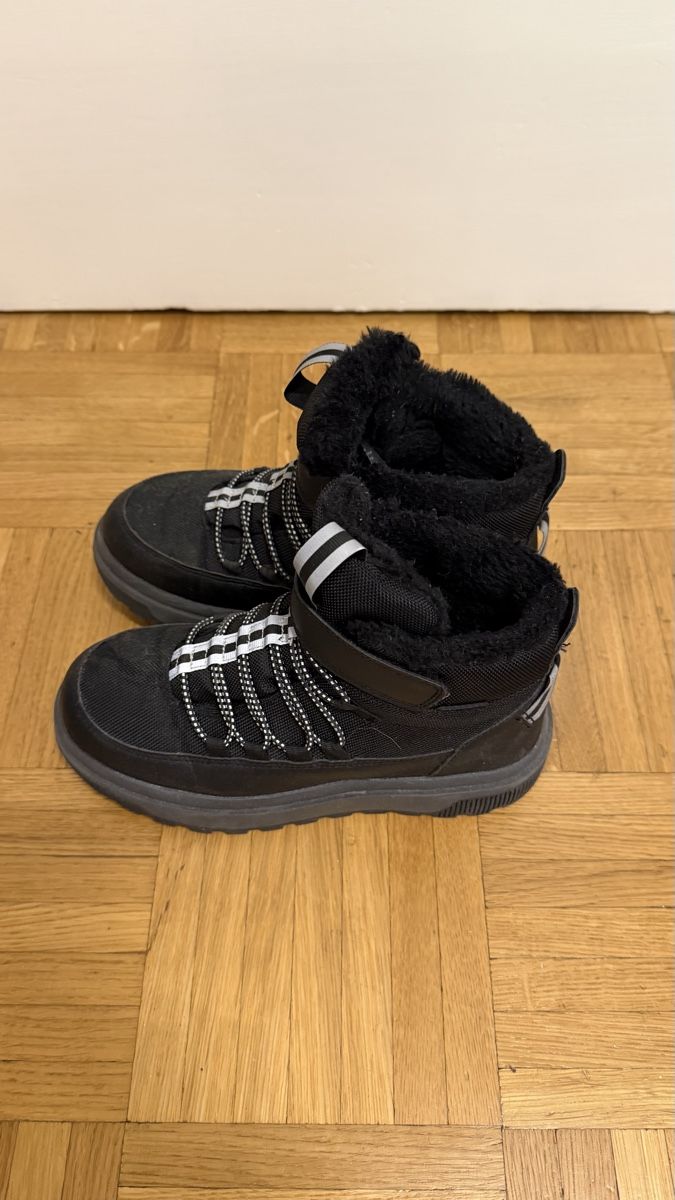 Scarpe per ragazzi: Kinder winterschuhe 35 Nummer – Usato da BASEL venduto da NELLA26