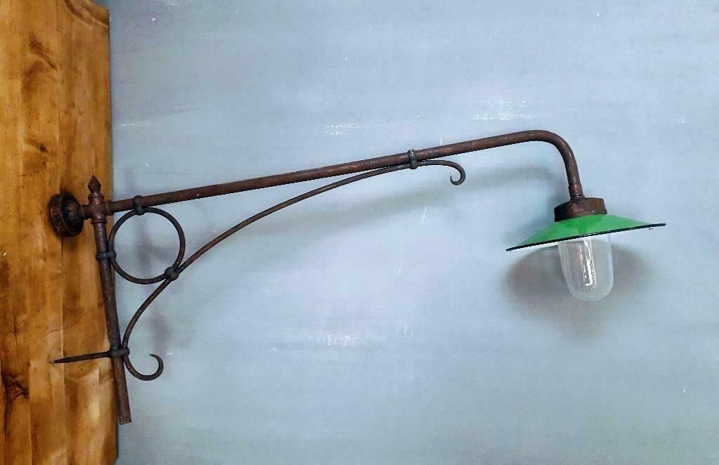Lampade: AnNo04 Alte Aussenlampe mit Emaille Schirm – Usato da kraiburg am inn venduto da Vintage-Living