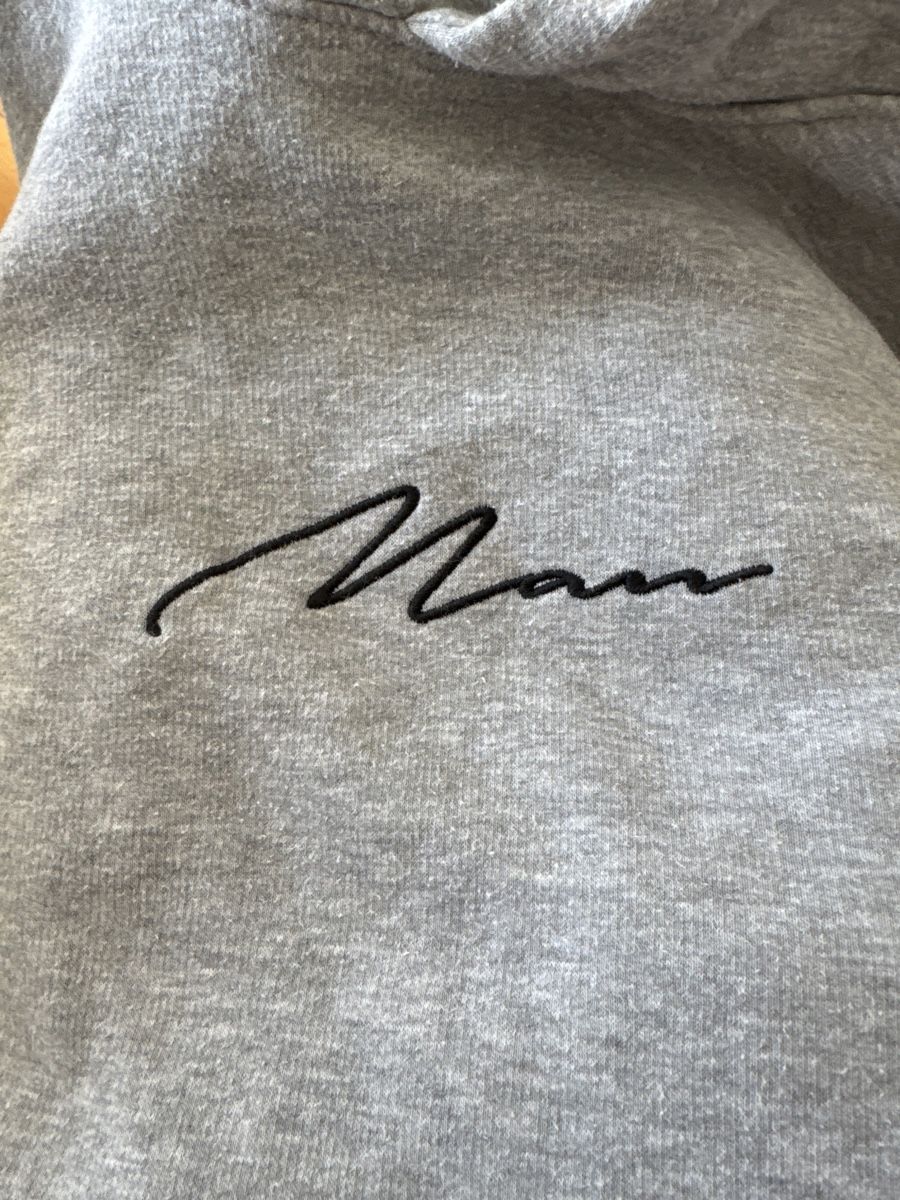 Maglioni & Felpe: Sweat à capuche gris BoohooMAN, taille S – Usato da moudon venduto da jaunejaunelapinjaune