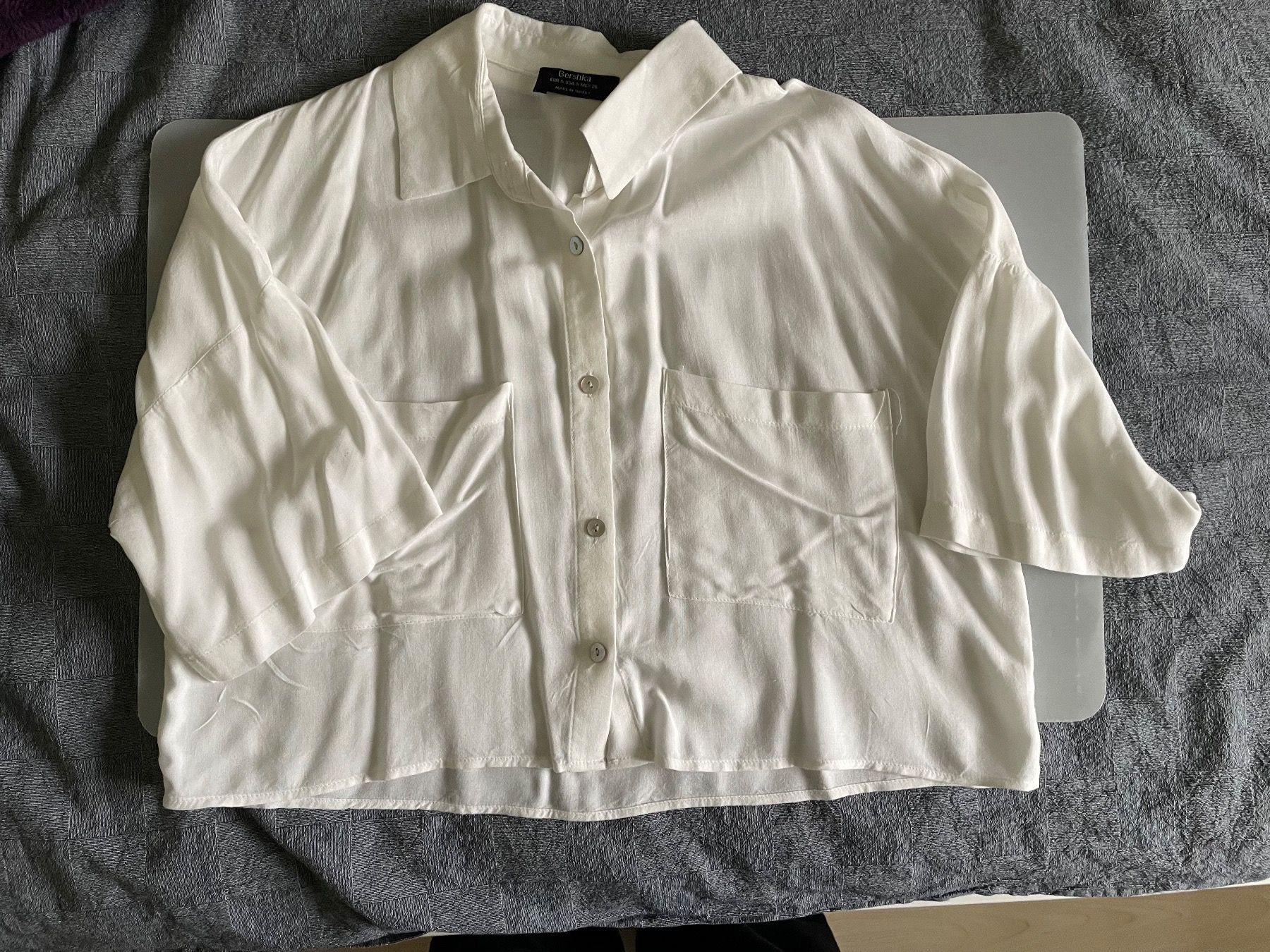Bershka Camicette: Chemise courte blanche Bershka – Usato da Biel/Bienne venduto da lisalrh