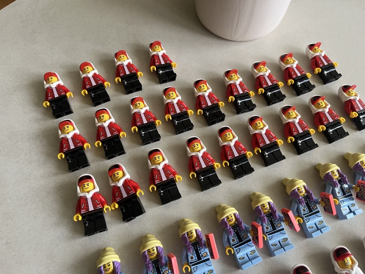 Lego Statuette: 53x LEGO Figuren / Hidden Side – Usato da Köniz venduto da Tottigoal10 1