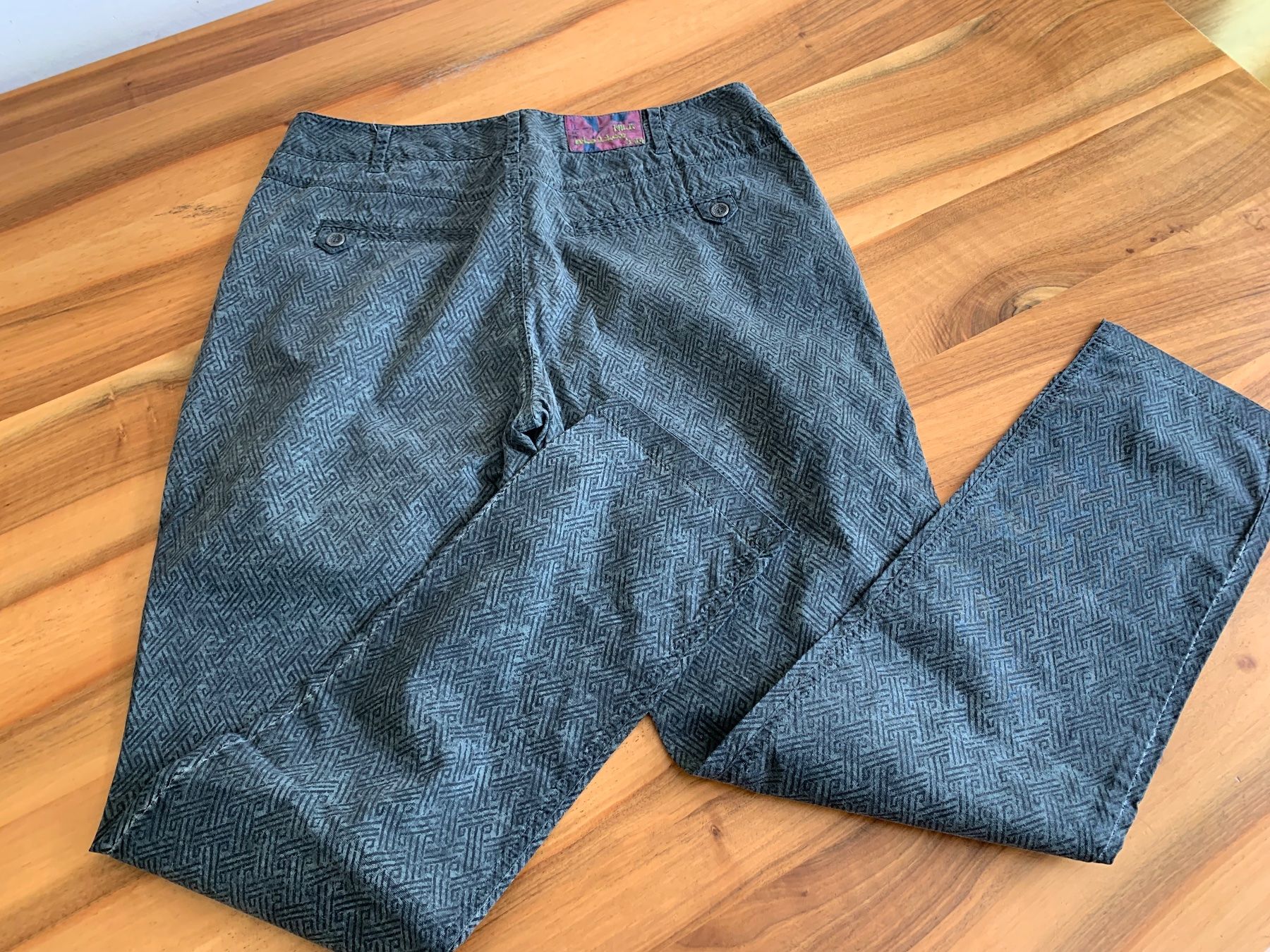 Nile Hosen: NILE ATELIER grau gemusterte leichte Hose Gr M NWT – Neu (gemäss Beschreibung) aus Meiringen von Sheyene 3